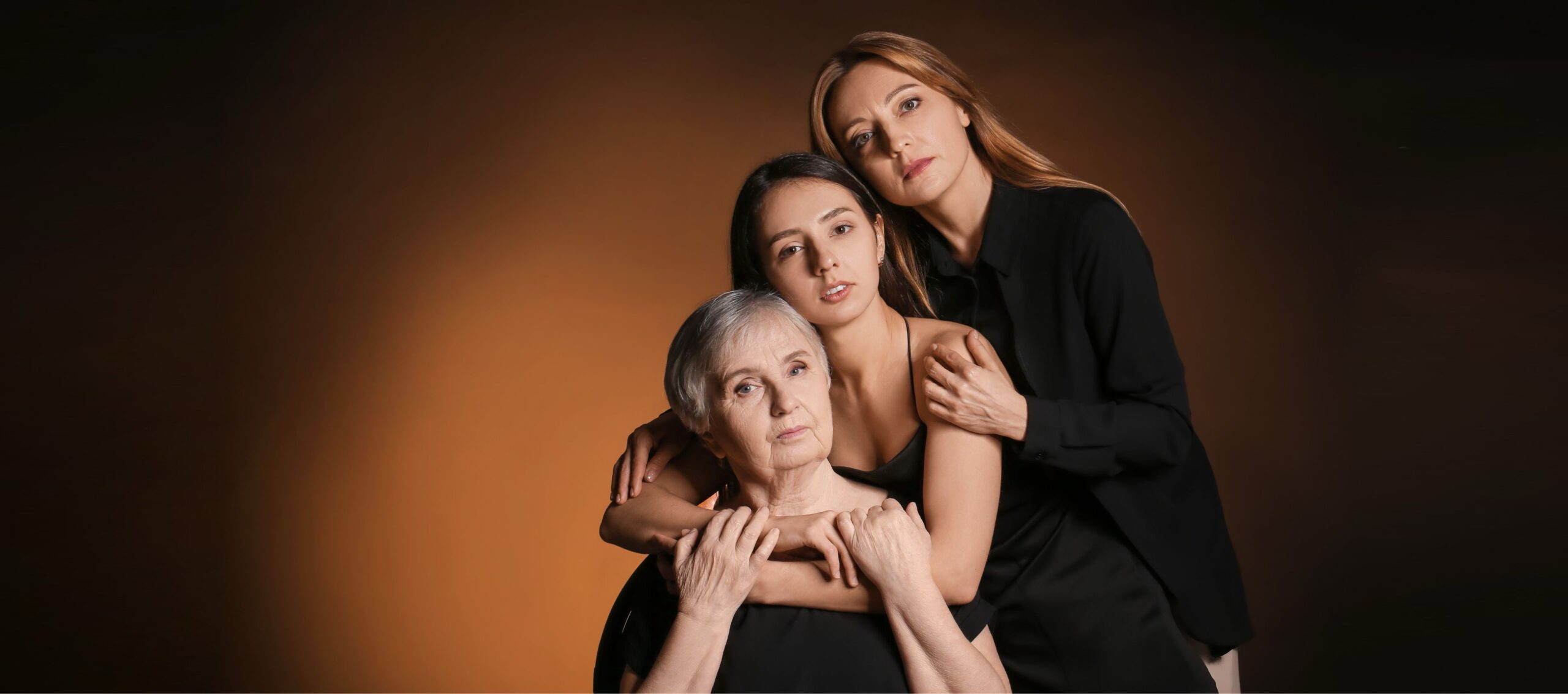 Familie voller Vertrauen und Verbundenheit bei Experience of Life